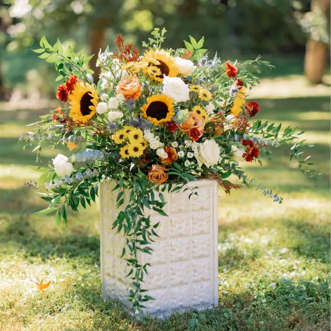 Poppy: Most Popular Wedding Flowers in Aisle Decor