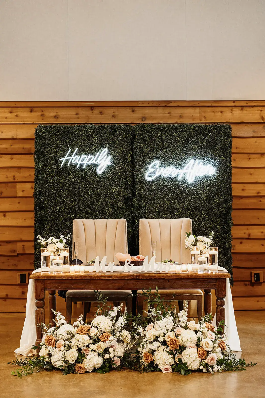 Real Poppy wedding — Katlyn + Parker at The Barn at Sycamore Farms