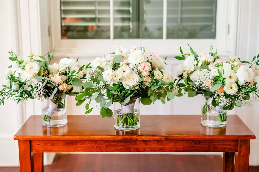 Real Poppy wedding — Heather + Robby at Lincoln Cottage
