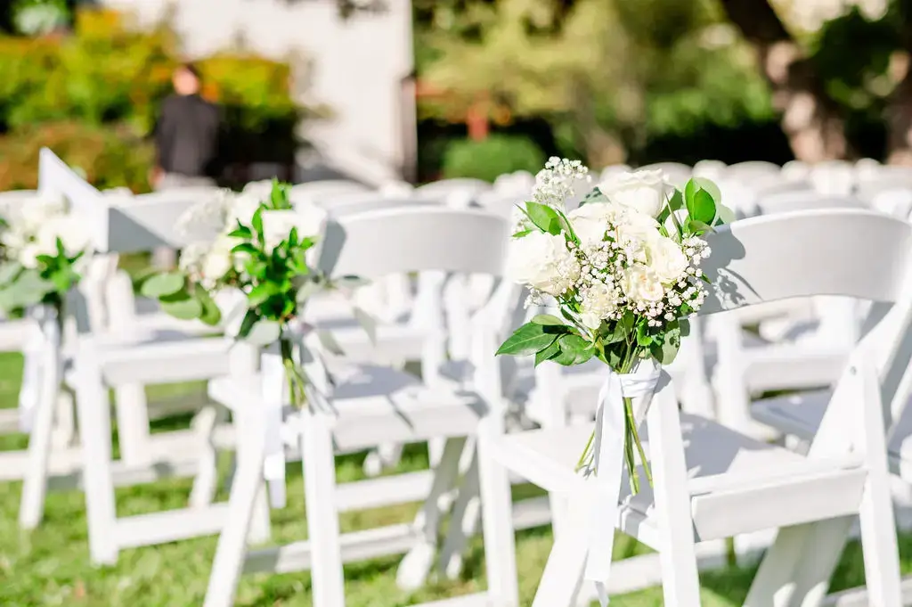Real Poppy wedding — Heather + Robby at Lincoln Cottage
