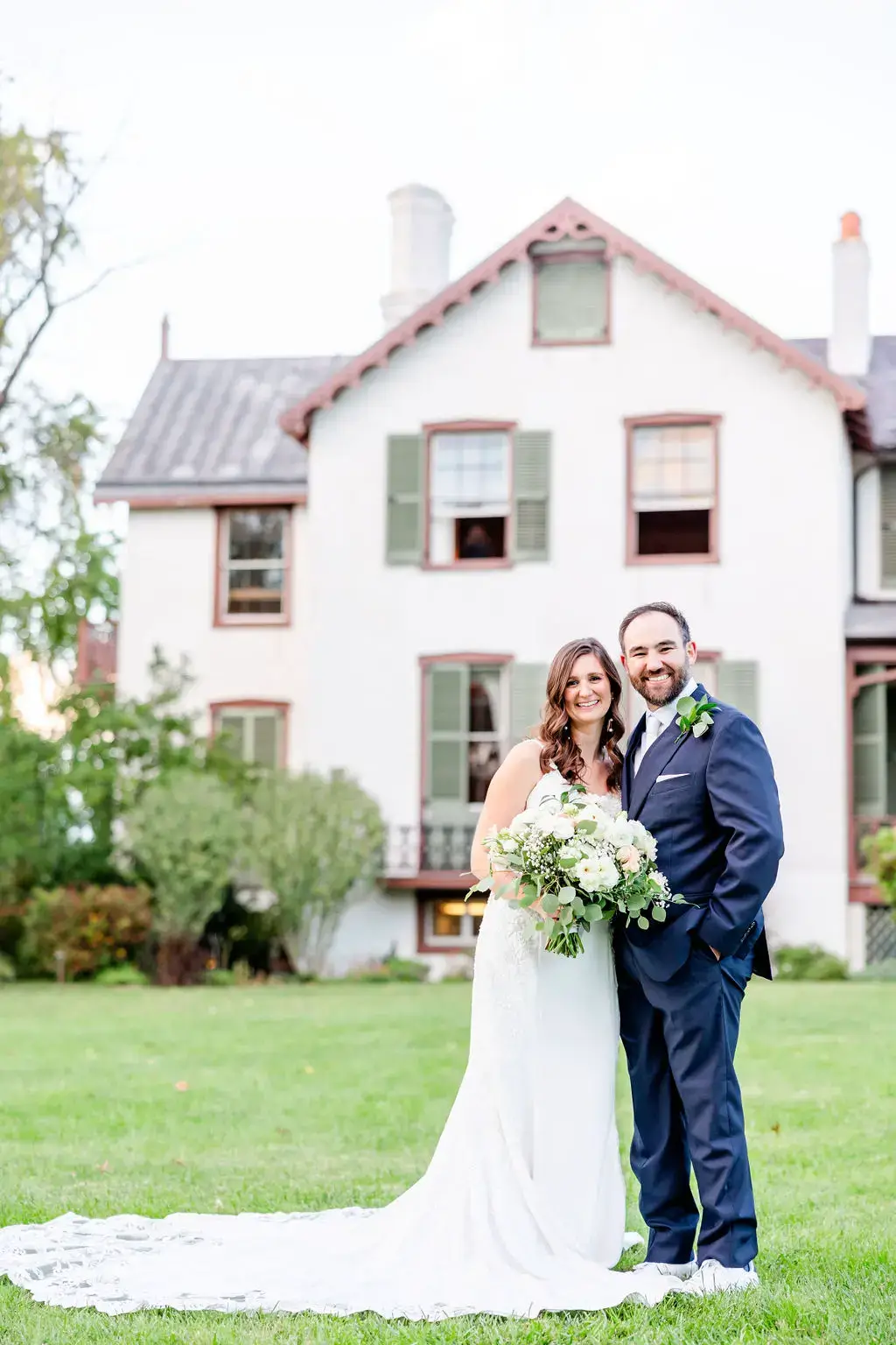 Real Poppy wedding — Heather + Robby at Lincoln Cottage