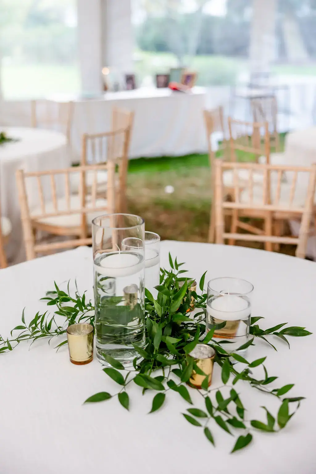 Real Poppy wedding — Heather + Robby at Lincoln Cottage