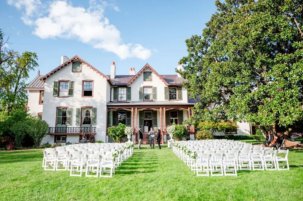 Real Poppy wedding — Heather + Robby at Lincoln Cottage