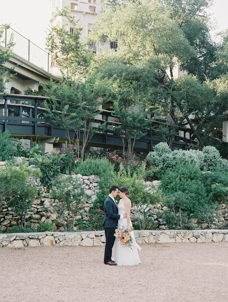 Real Poppy wedding — Peri + Nicholas at Villa Antonia