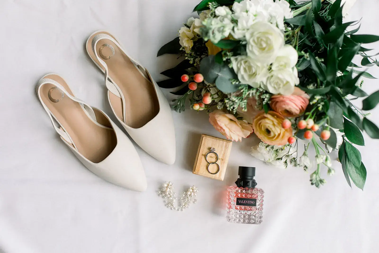 Real Poppy wedding — Laura + Adrian at Metropolis Ballroom