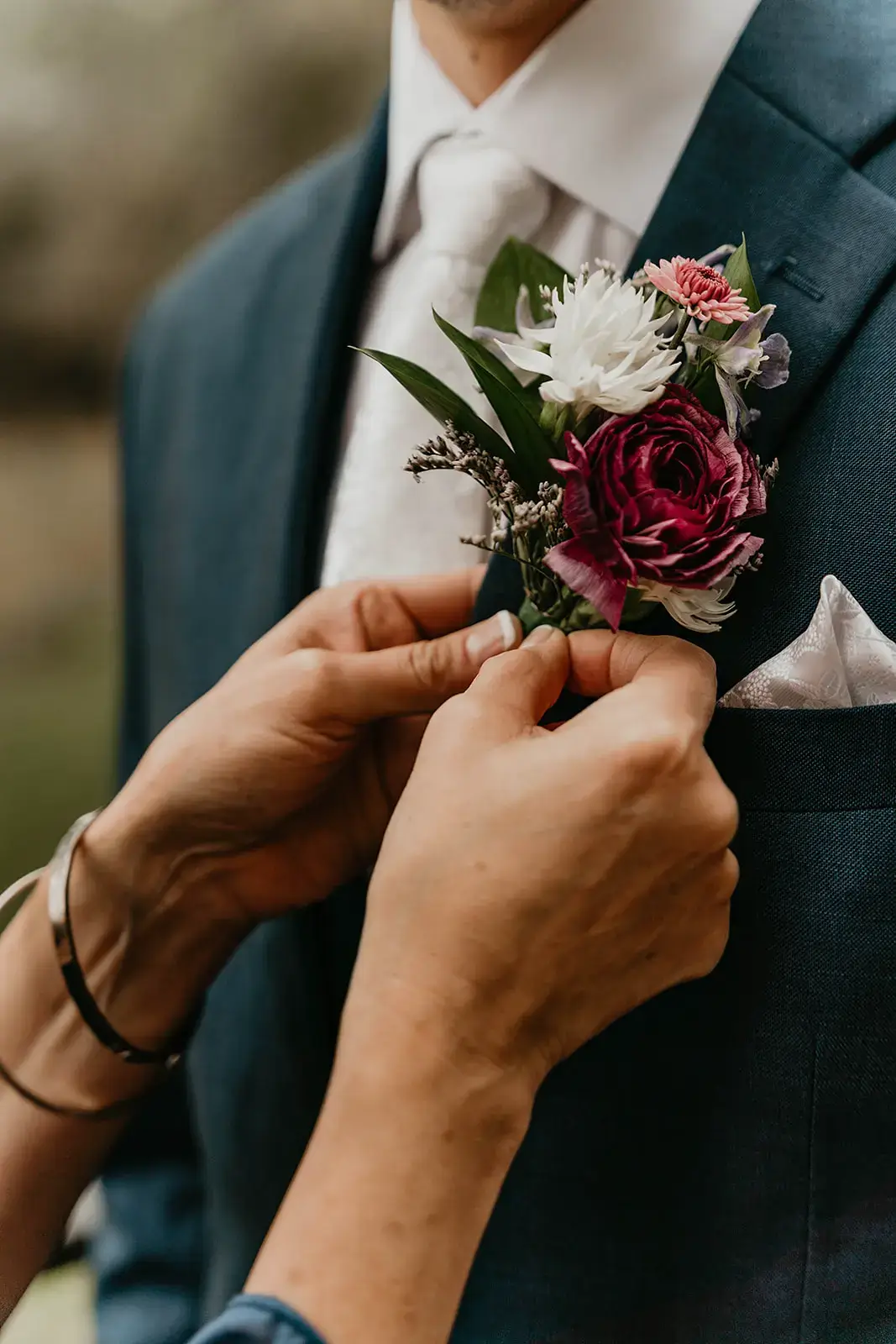 Real Poppy wedding — Caitlin + Diego at Timberview Lodge
