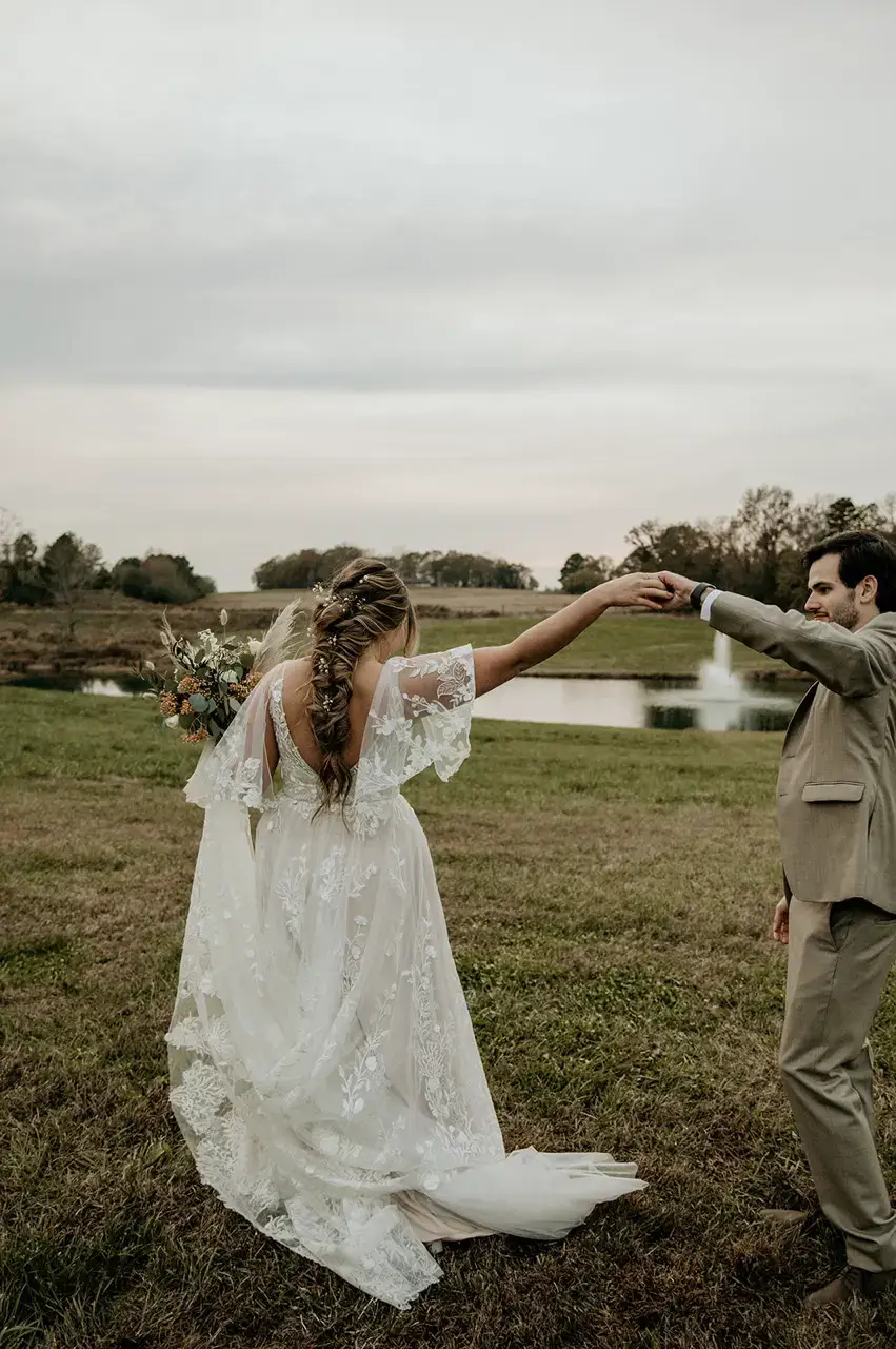 Real Poppy wedding — Elena + Hunter at Hayfield at Murchison Farms