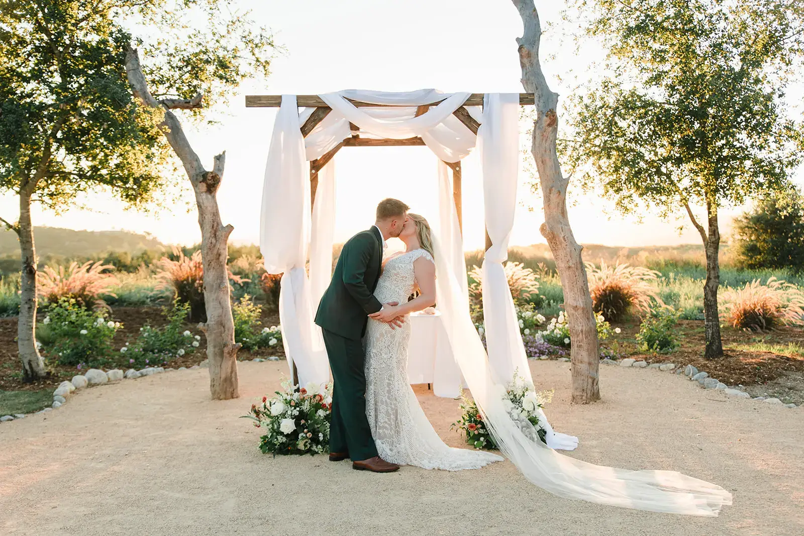 Real Poppy wedding — Madeleine + Nathan at Cross Creek Golf Club