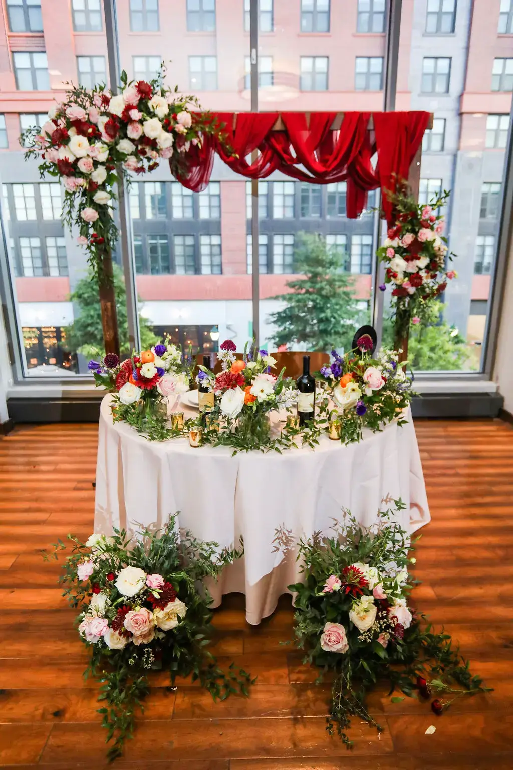 Real Poppy wedding — Joanna + Chris at Pinstripes
