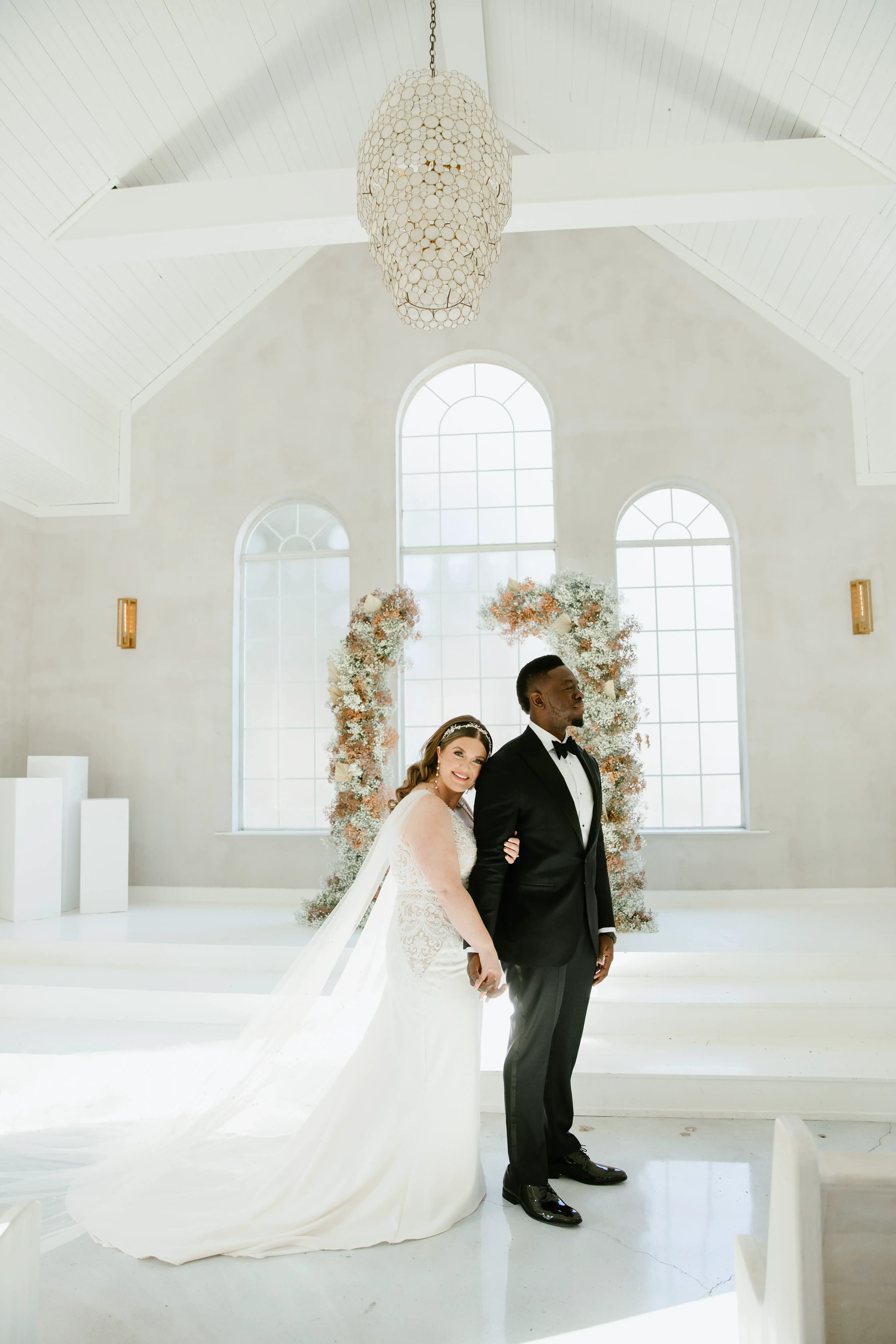 Real Poppy wedding — Botanical Beauty at The Emerson