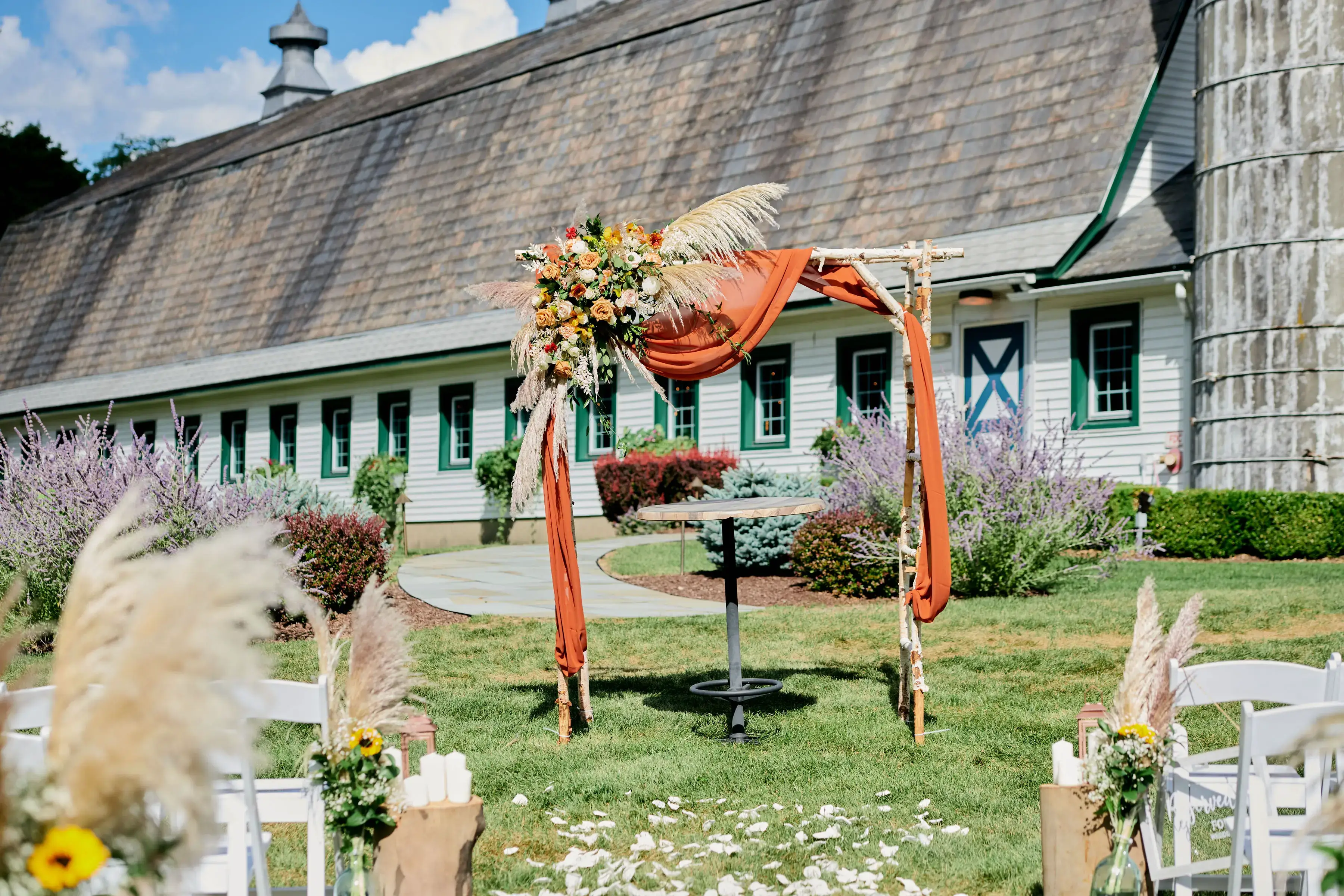 Real Poppy wedding — Priscilla + Iris at Andover Barn