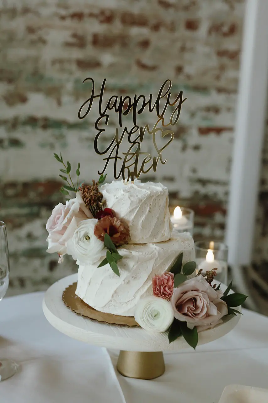 Real Poppy wedding — Kayla + Giovanni at The Arsenal