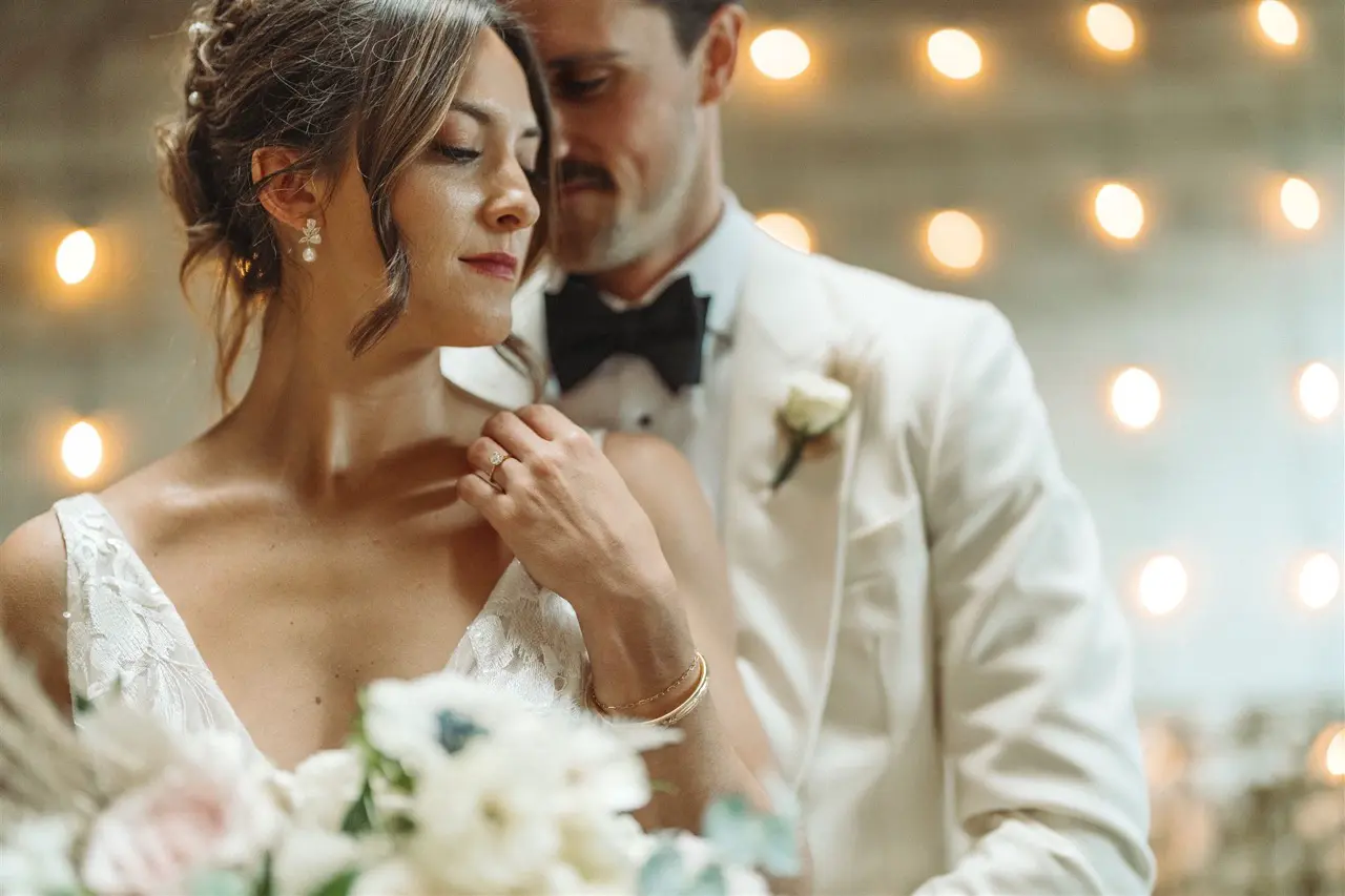 Real Poppy wedding — Annie + Austen at Brake & Clutch Warehouse