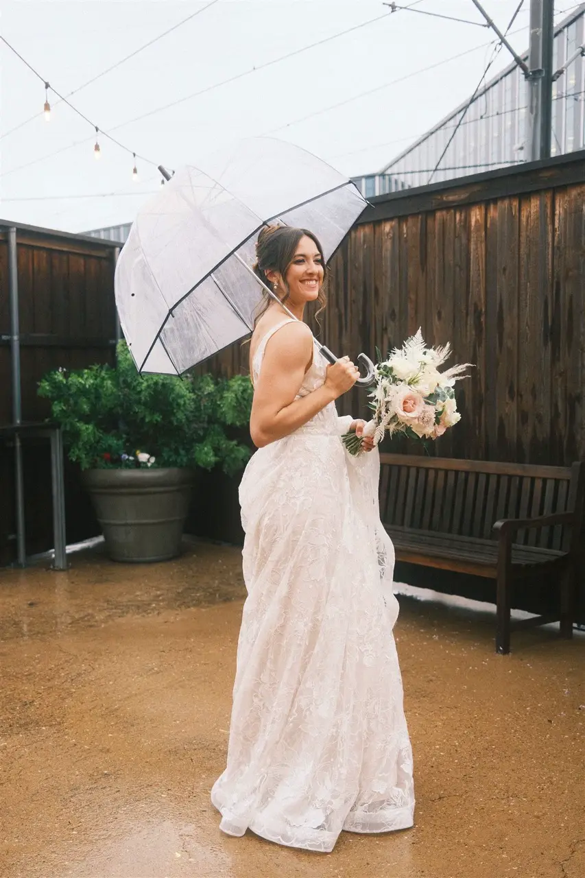 Real Poppy wedding — Annie + Austen at Brake & Clutch Warehouse