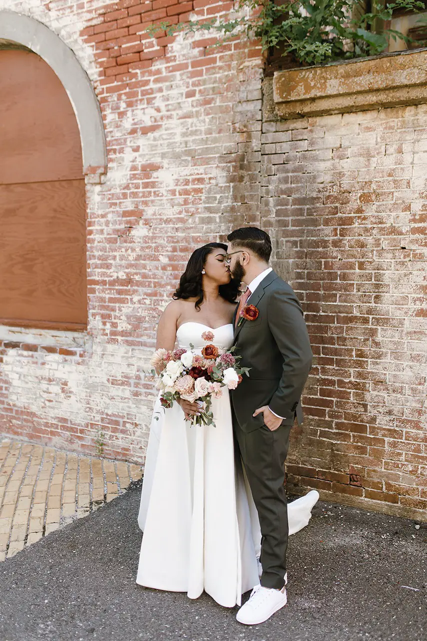 Real Poppy wedding — Kayla + Giovanni at The Arsenal