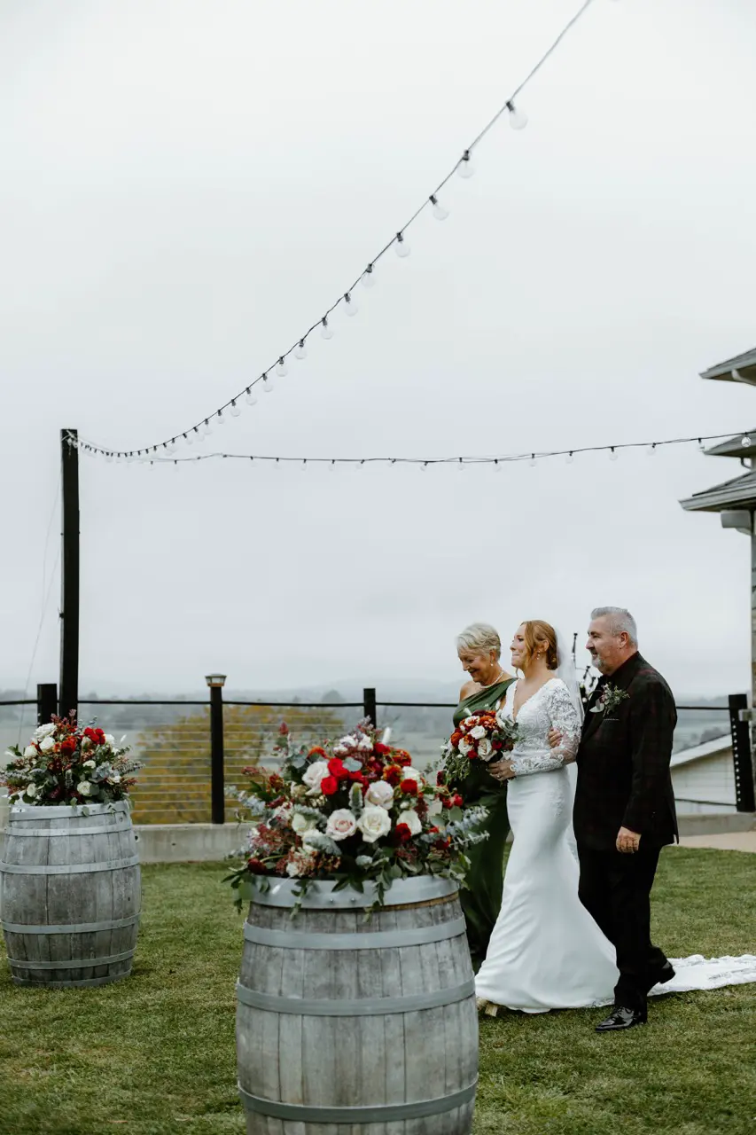 Real Poppy wedding — Moira + Ryan at Blue Valley Vineyard and Winery