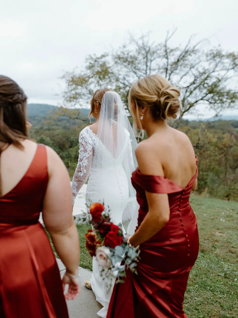 Real Poppy wedding — Moira + Ryan at Blue Valley Vineyard and Winery
