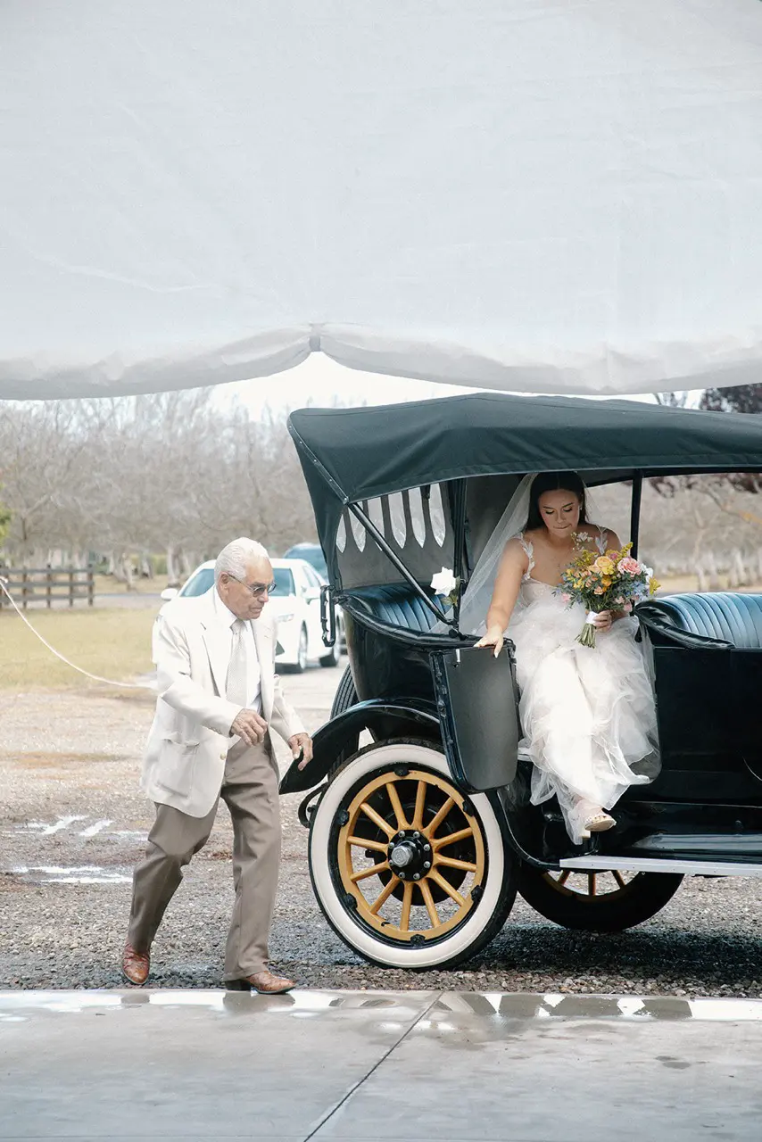 Real Poppy wedding — Madi + Evan at Commencing Camarena