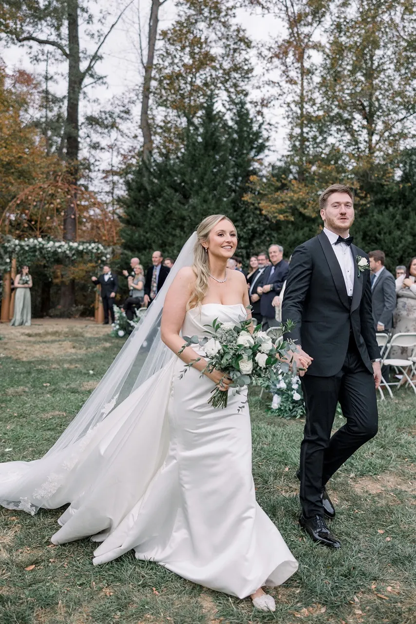 Real Poppy wedding — Julia + Justin at Potomac Point Winery