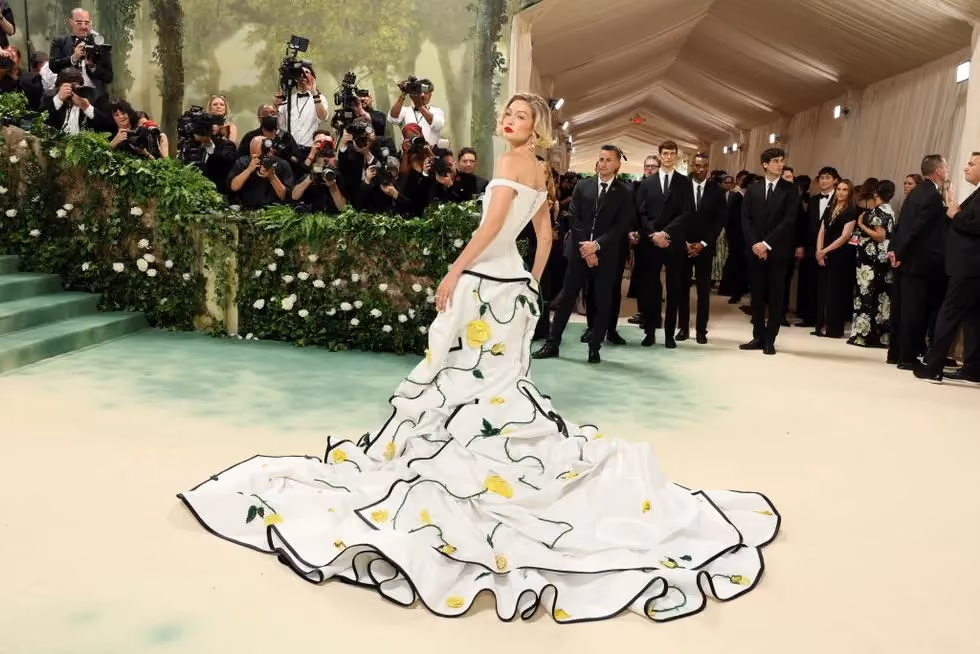 weddingflowers+metgala2024+gigihadid