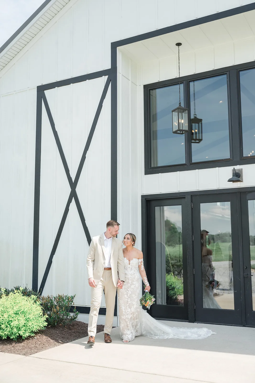 Real Poppy wedding — Emily + Will at Oakdale