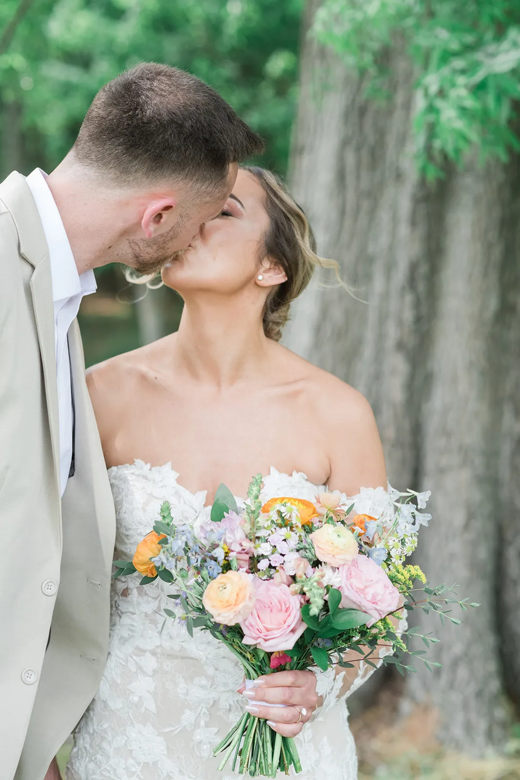 Real Poppy wedding — Emily + Will at Oakdale