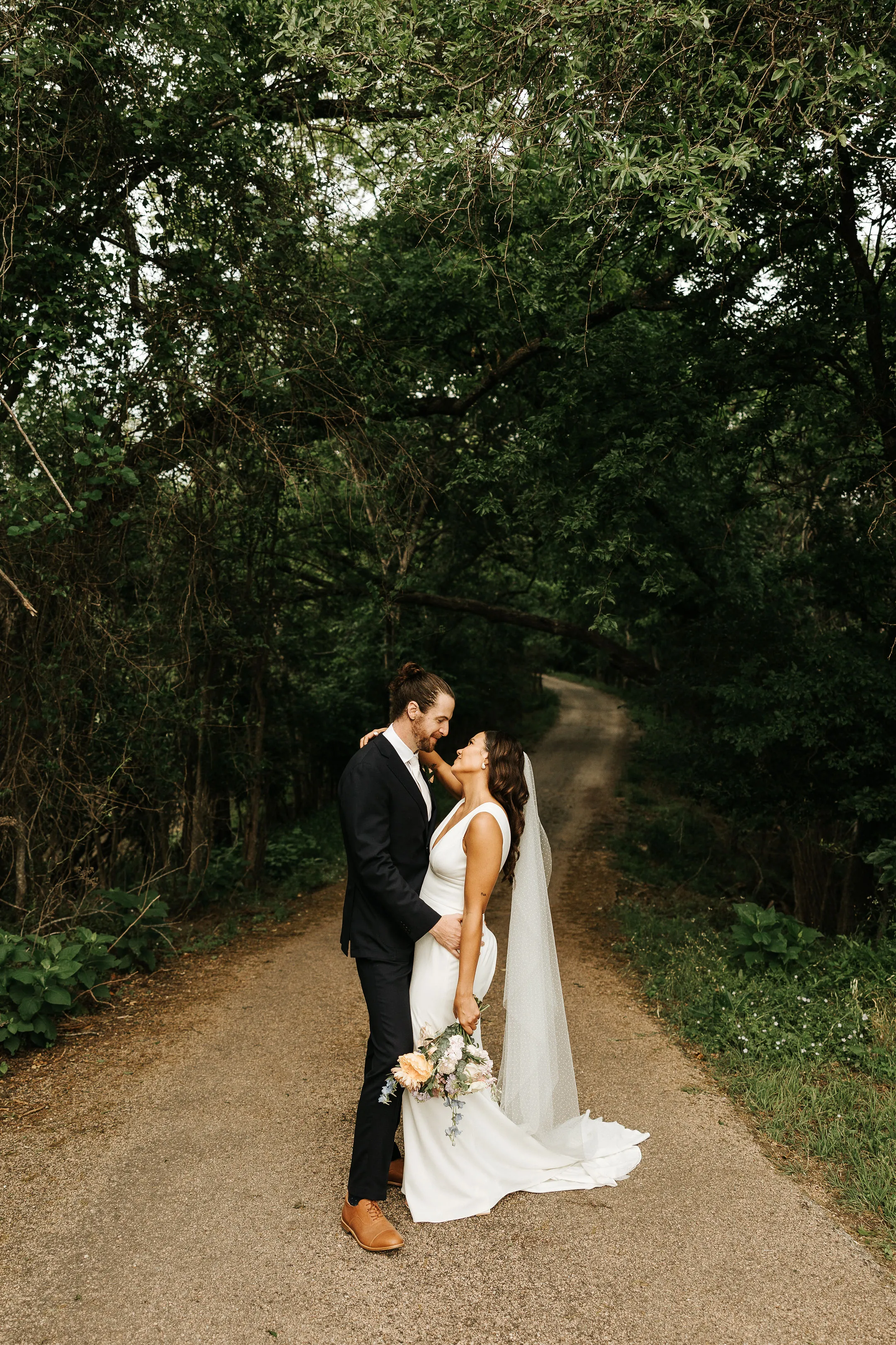 Real Poppy wedding — Courtney + Cody at Vineyards at Chappel Lodge