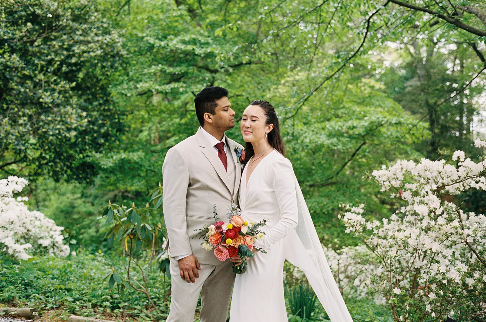 Real Poppy wedding — Jaclyn + Tejas at London Town & Gardens