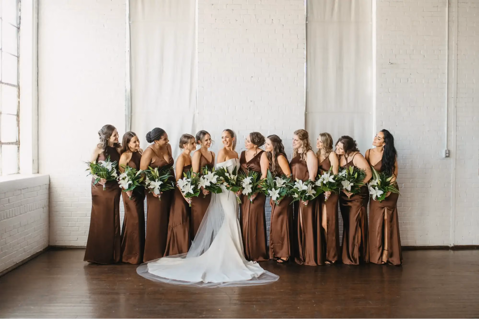 chic modern wedding bouquet ideas
