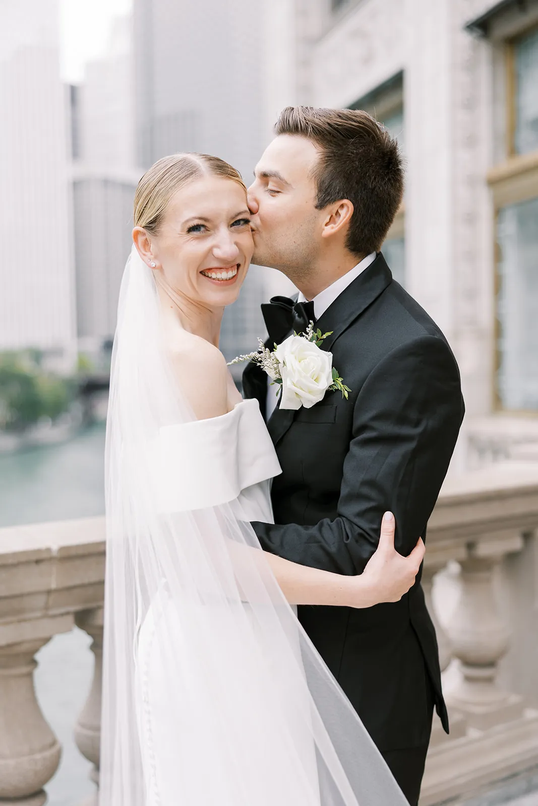 Real Poppy wedding — Mary Kate + West at Chicago History Museum
