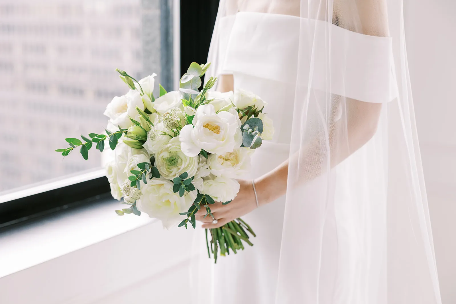 Real Poppy wedding — Mary Kate + West at Chicago History Museum