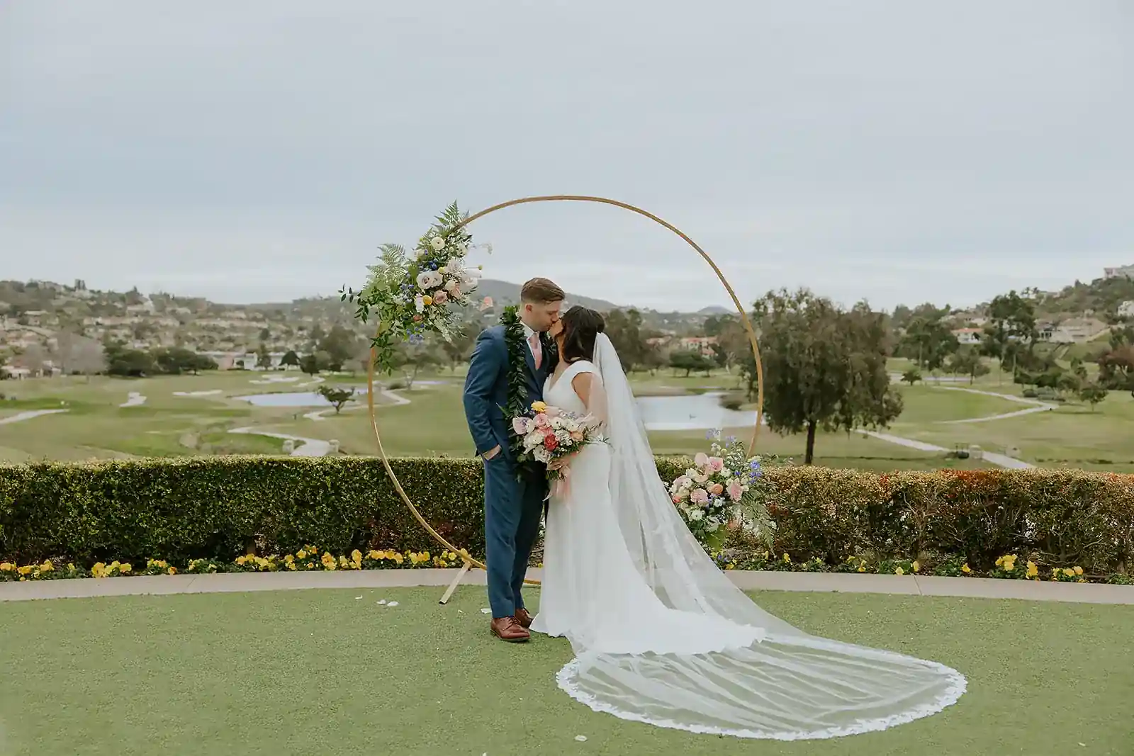beautiful golf-course wedding in winter