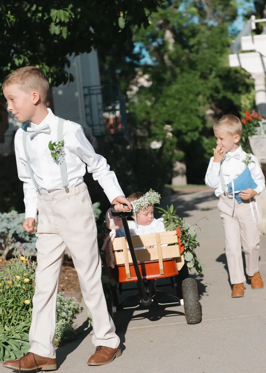 Real Poppy wedding — Sarah + Steve at Grant-Humphrey's Mansion