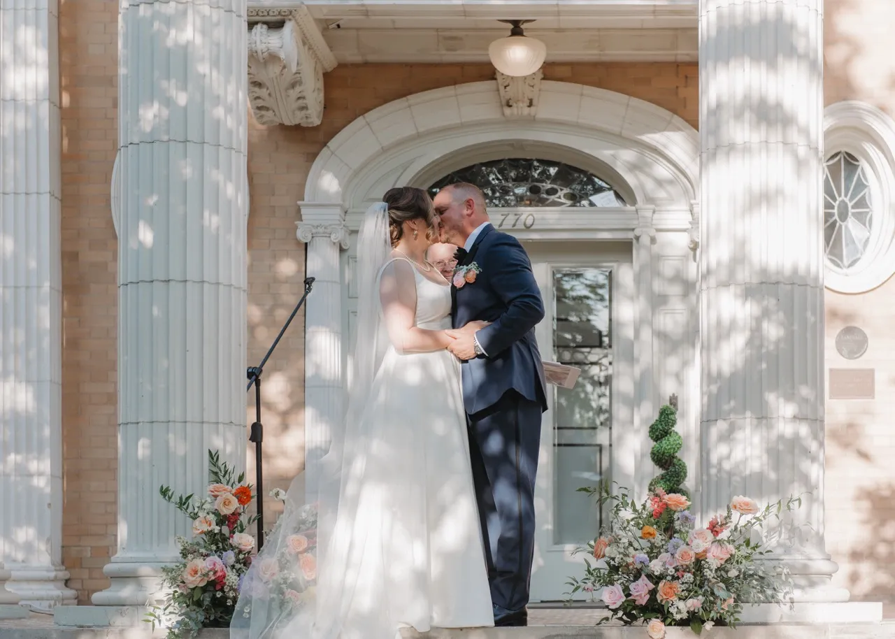 Real Poppy wedding — Sarah + Steve at Grant-Humphrey's Mansion