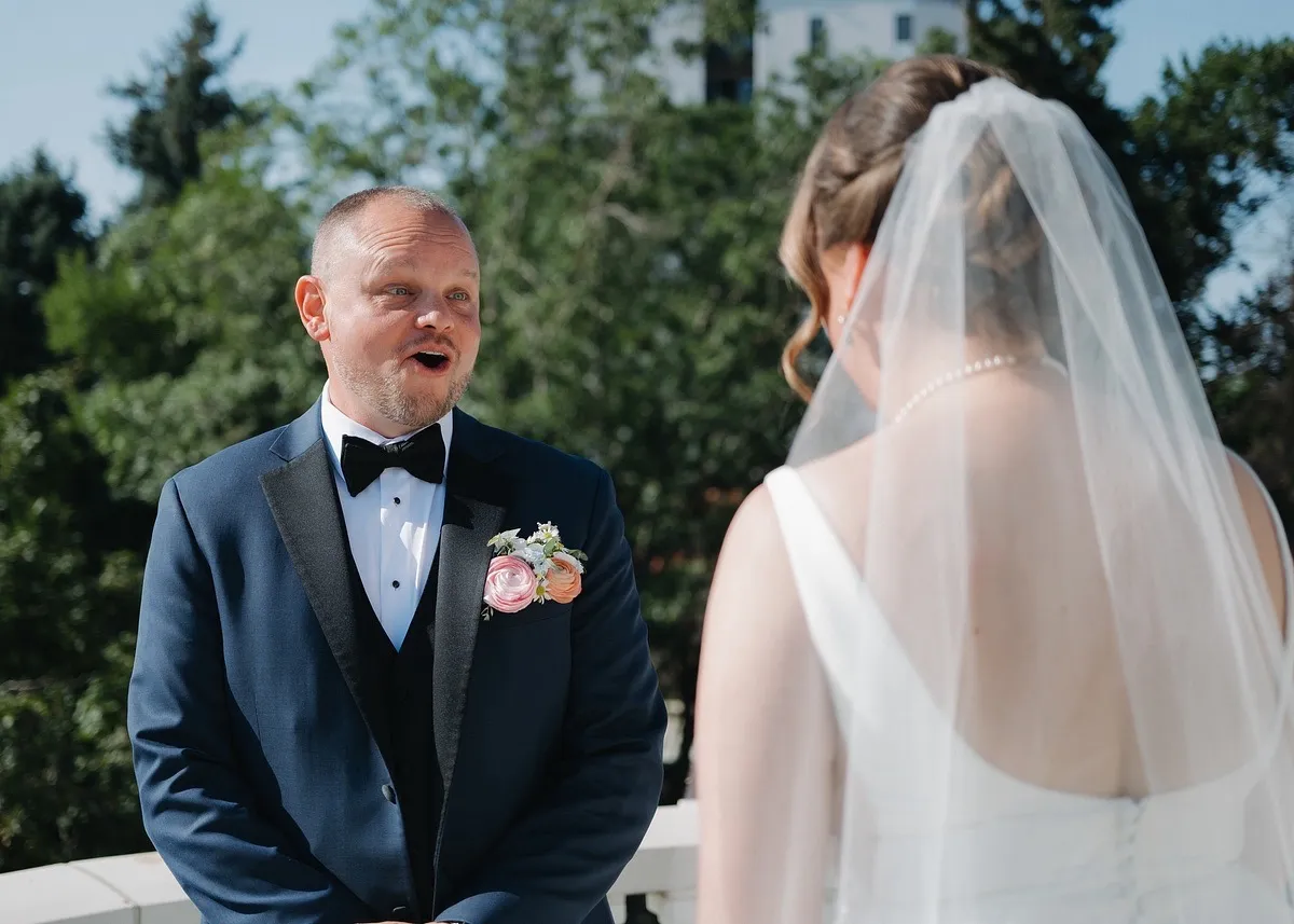 Real Poppy wedding — Sarah + Steve at Grant-Humphrey's Mansion