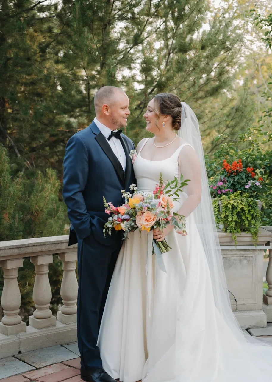 Real Poppy wedding — Sarah + Steve at Grant-Humphrey's Mansion