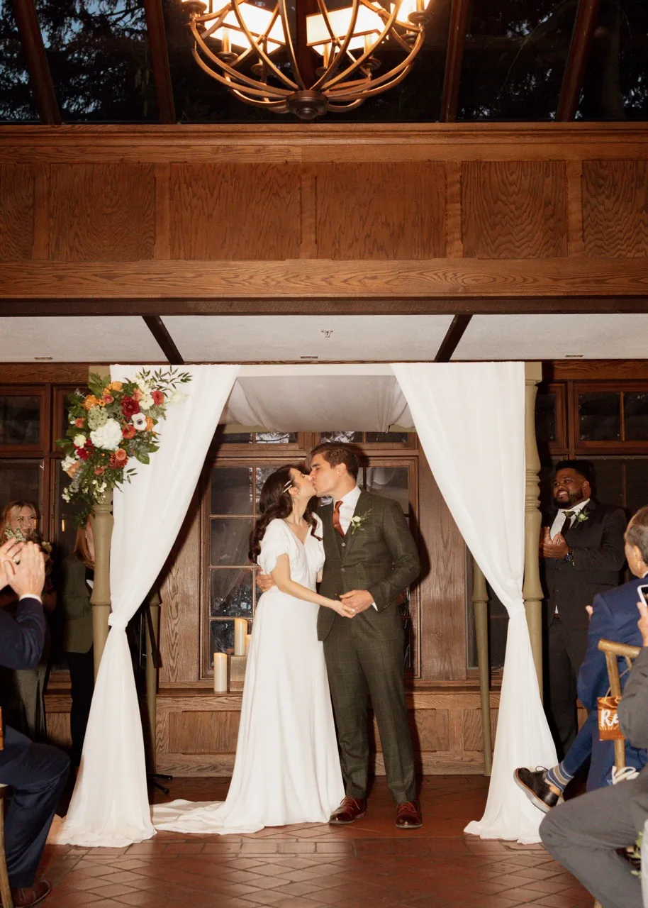 Real Poppy wedding — Julia + Graham at Willowdale Estate