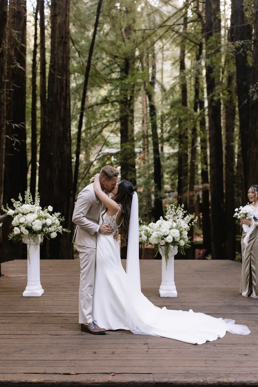 Real Poppy wedding — Anna + Zack at Old Mill Park Amphitheater