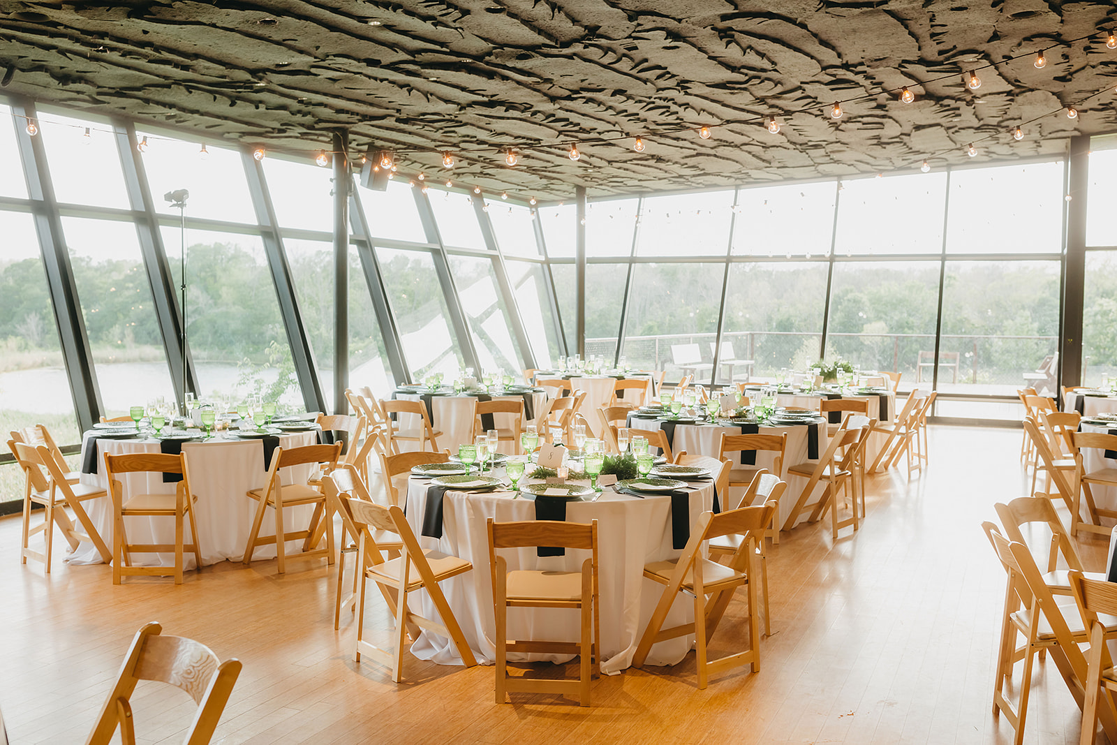 Real Poppy wedding — Carli + Riley at Trinity River Audubon Center