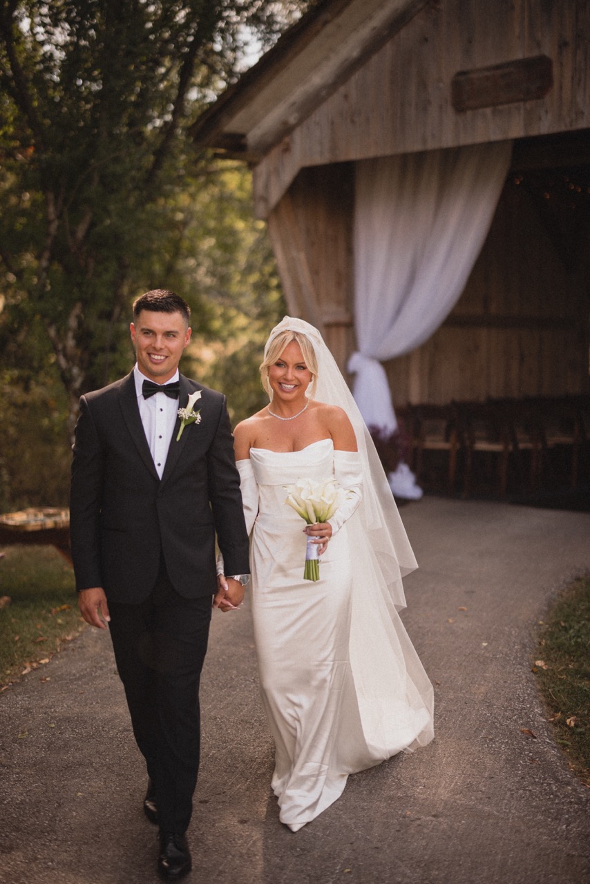 Real Poppy wedding — Christine + Tony at Alpine Resort