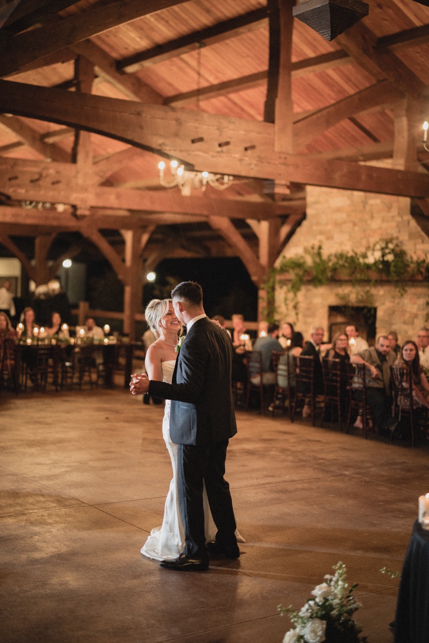 Real Poppy wedding — Christine + Tony at Alpine Resort