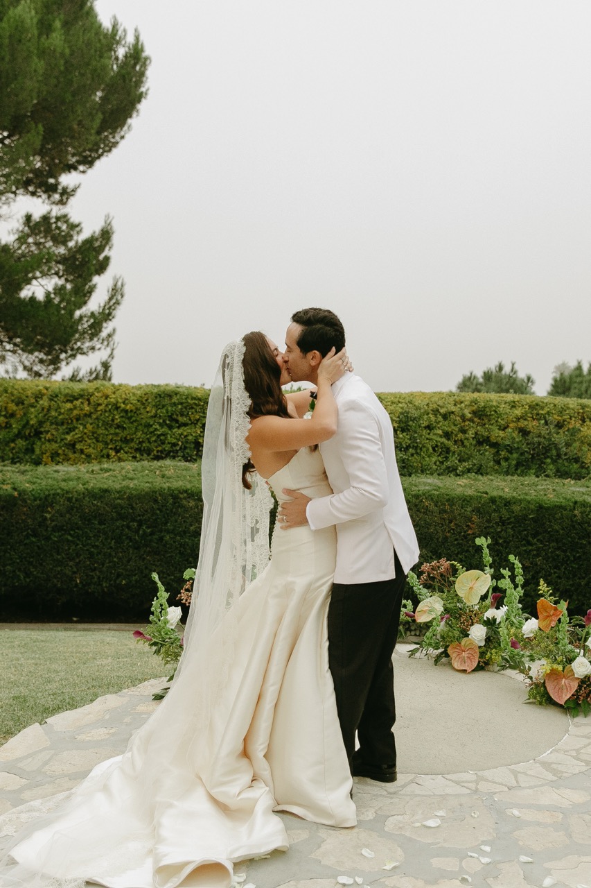Real Poppy wedding — Kate + Theron at La Venta Inn