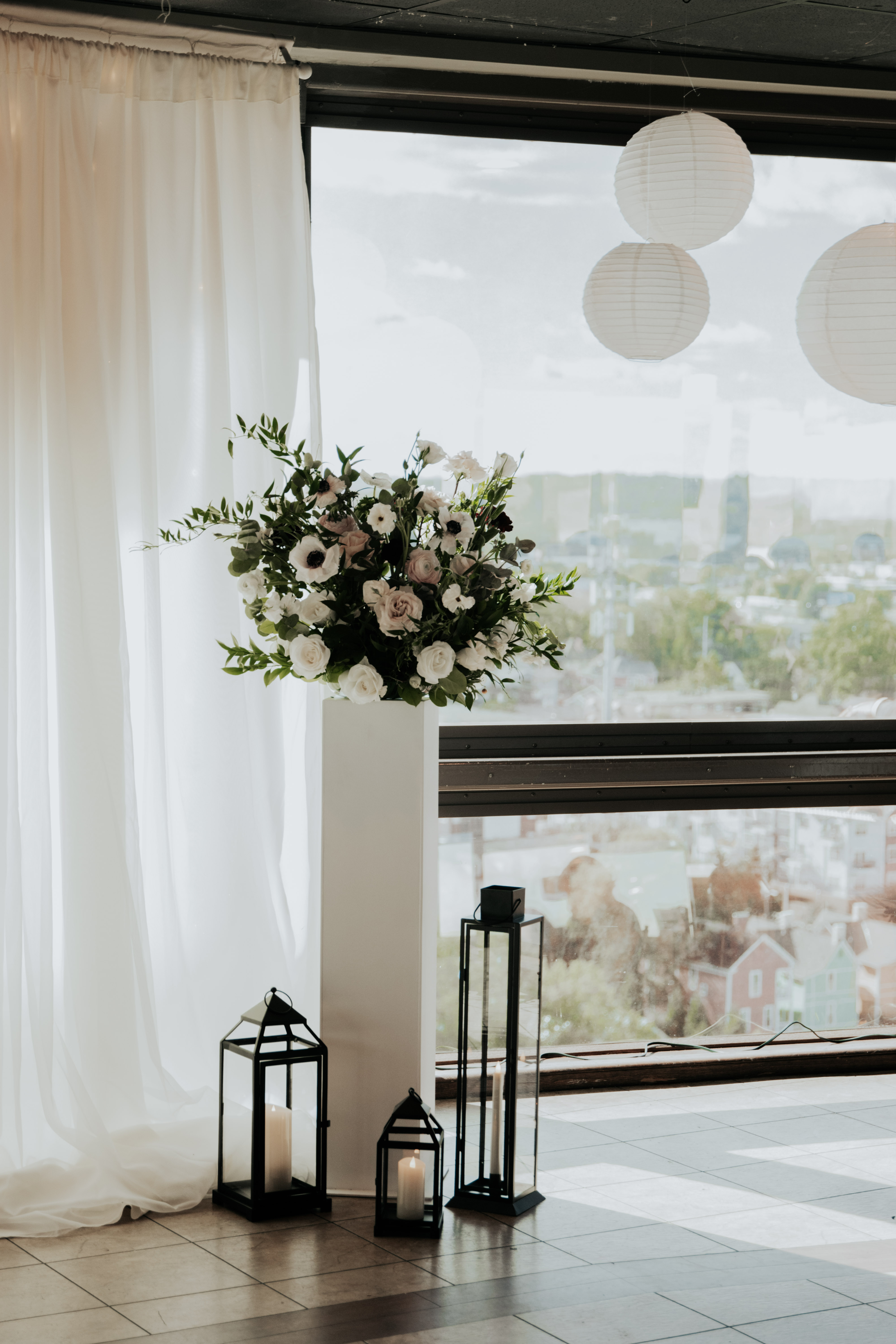 Real Poppy wedding — Savannah + Scott at Sunsphere Events