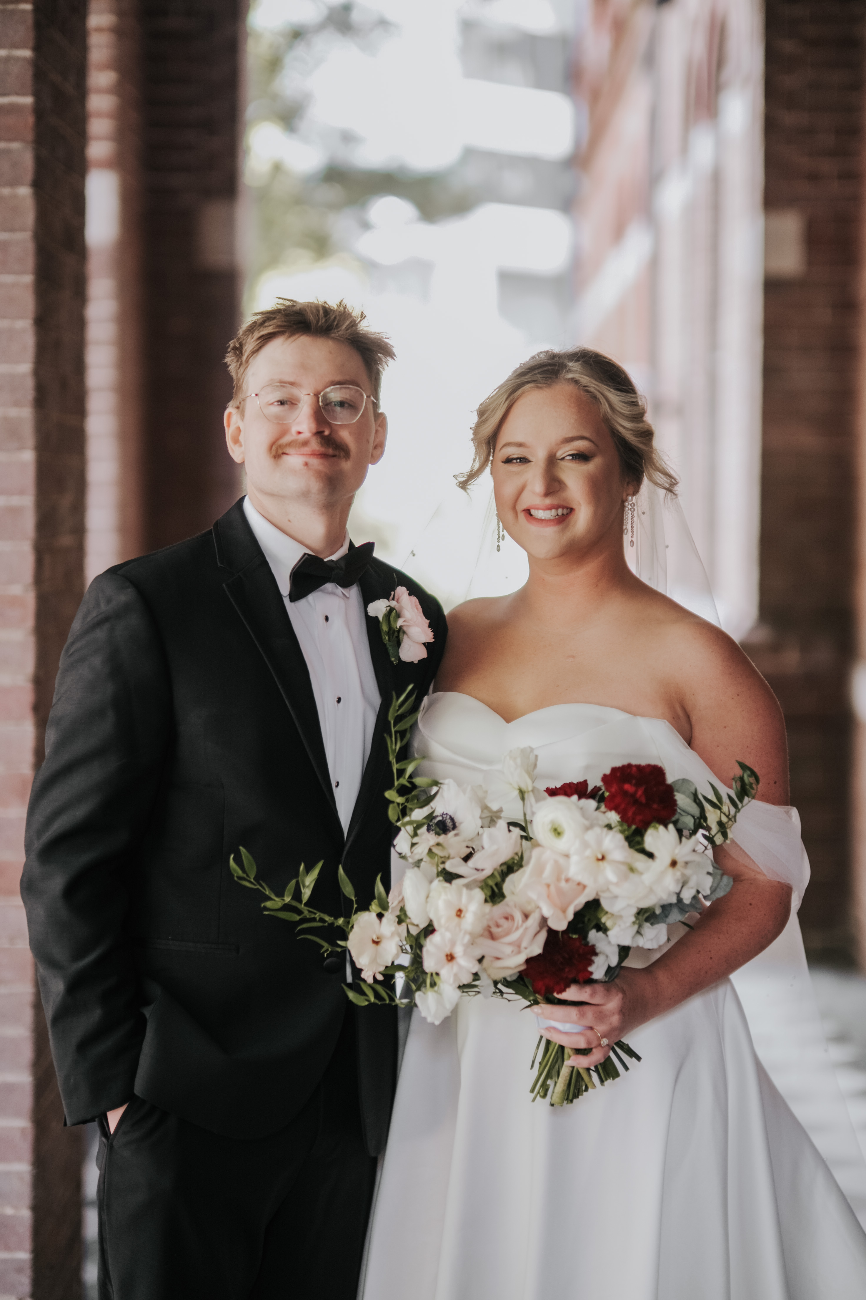 Real Poppy wedding — Savannah + Scott at Sunsphere Events