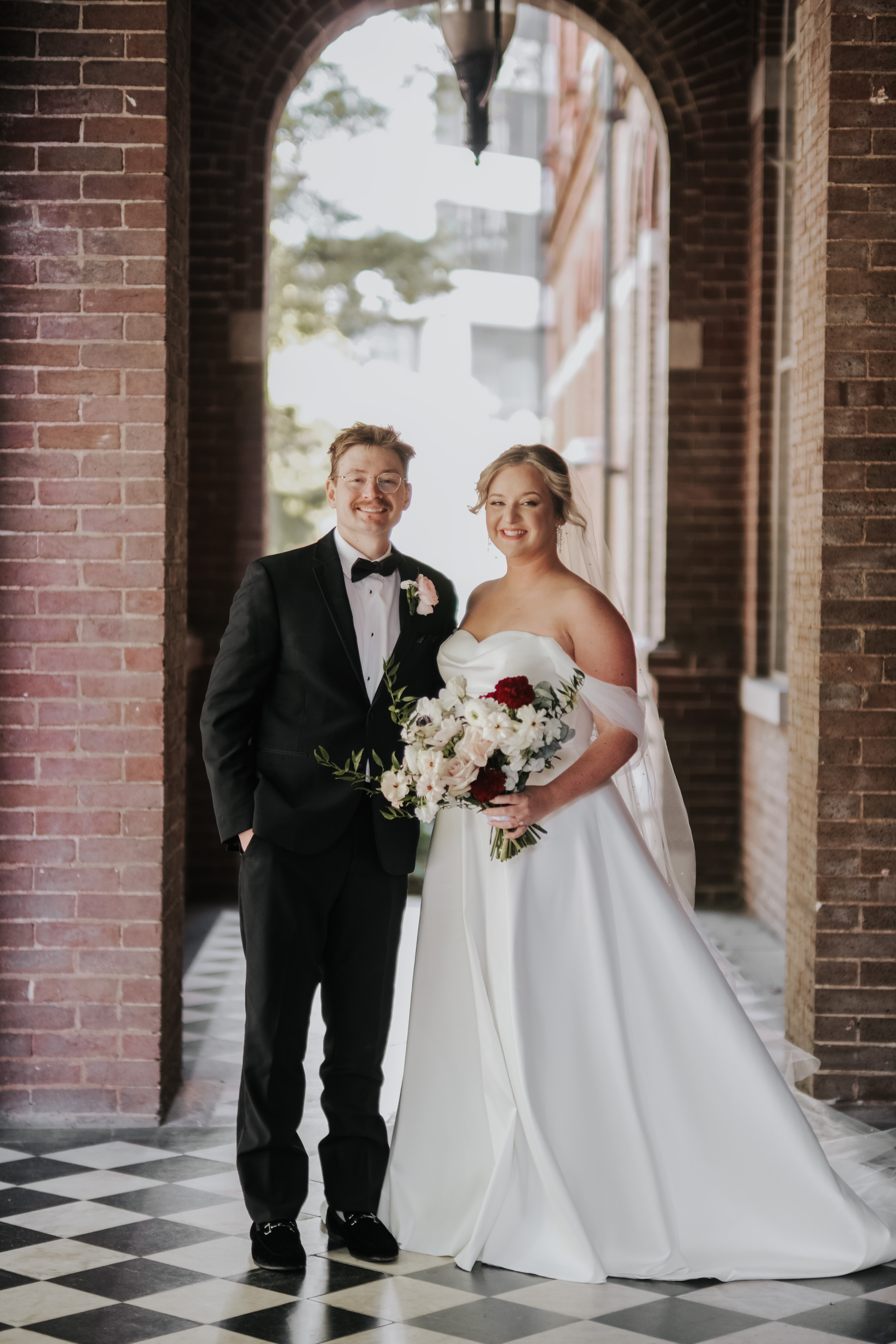 Real Poppy wedding — Savannah + Scott at Sunsphere Events