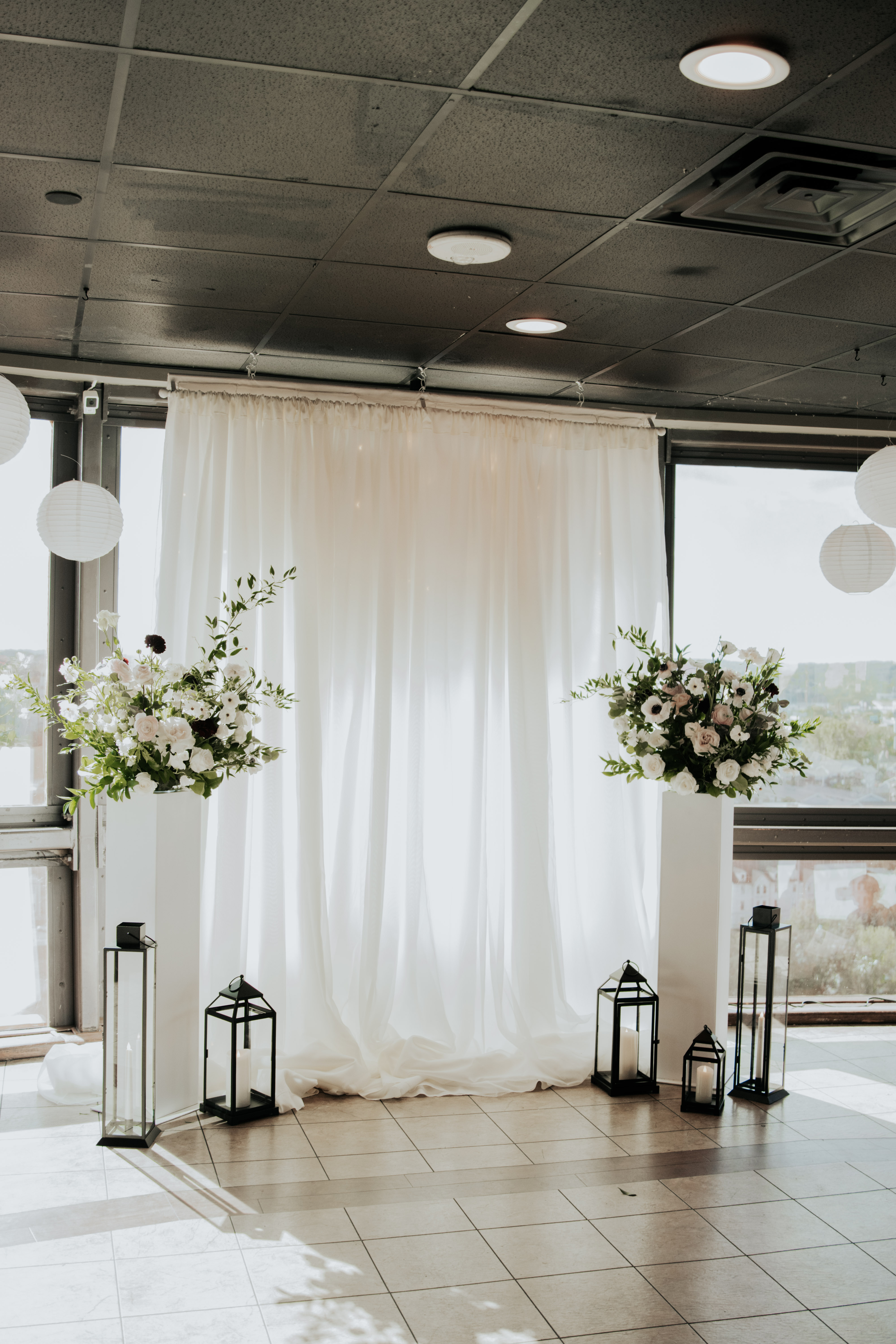 Real Poppy wedding — Savannah + Scott at Sunsphere Events