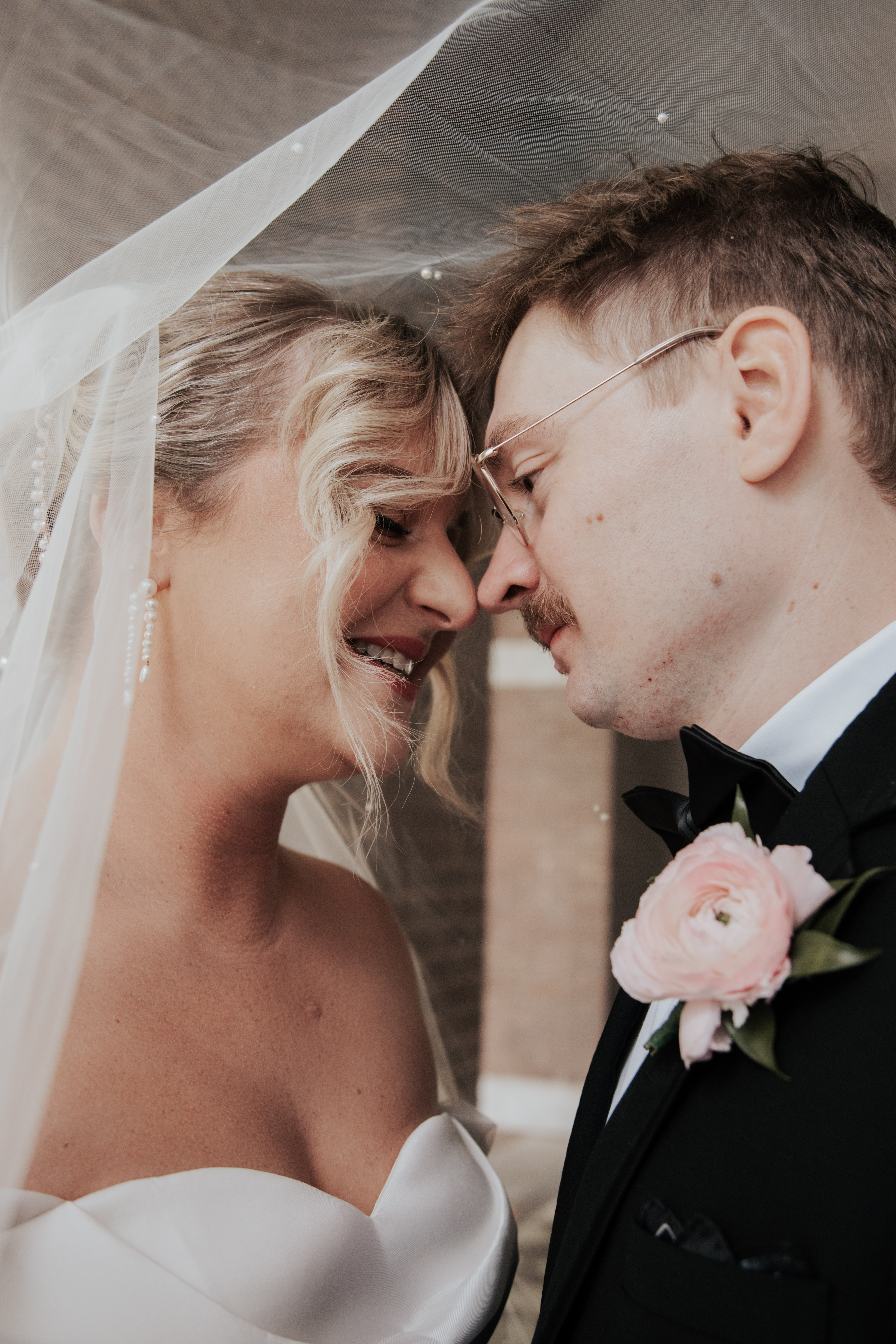 Real Poppy wedding — Savannah + Scott at Sunsphere Events