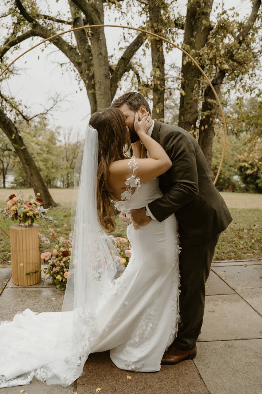 Real Poppy wedding — Kristin + Terry at Bartram's Garden