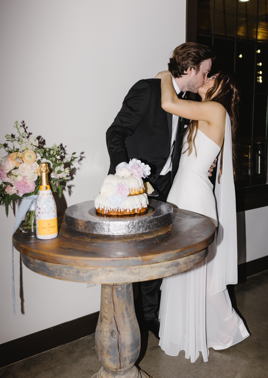 Real Poppy wedding — Sarah + George at Stoney Ridge Villa