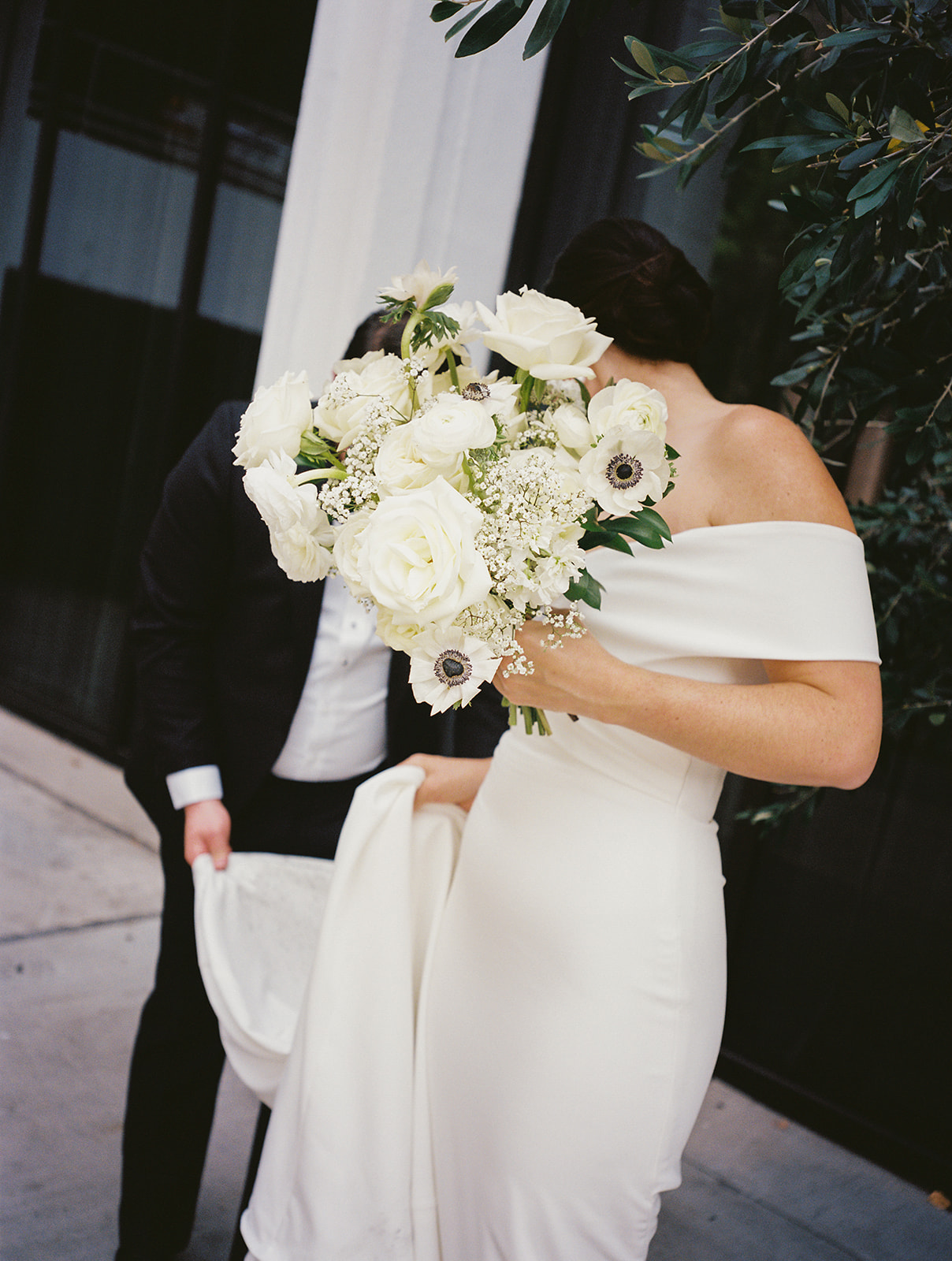 Real Poppy wedding — Liz + Wayo at The Line